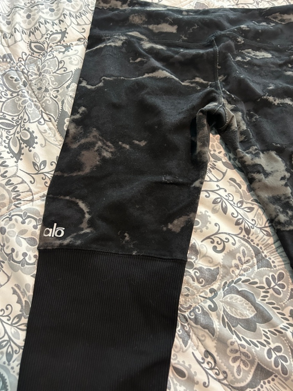 Women's Black and Gray Tie-Dye Panel Leggings - Picture 4 of 4